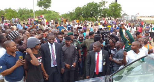 BREAKING: Angry Abuja Residents Block VP Yemi Osinbajo’s Convoy
