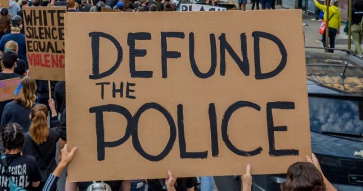 defund the police –  de Blasio to slash police budget by $1 billion