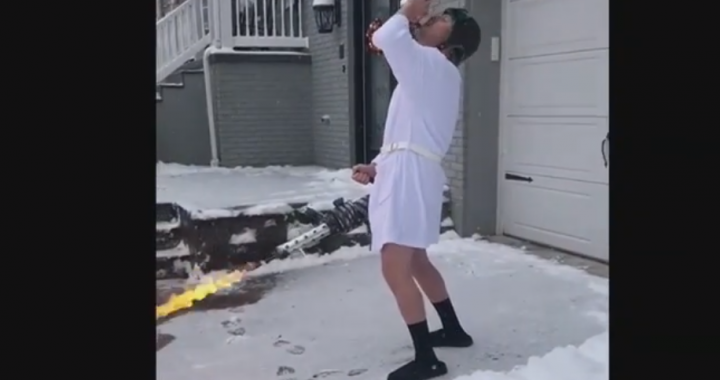 flamethrower –  Kentucky man goes viral for clearing snowy driveway